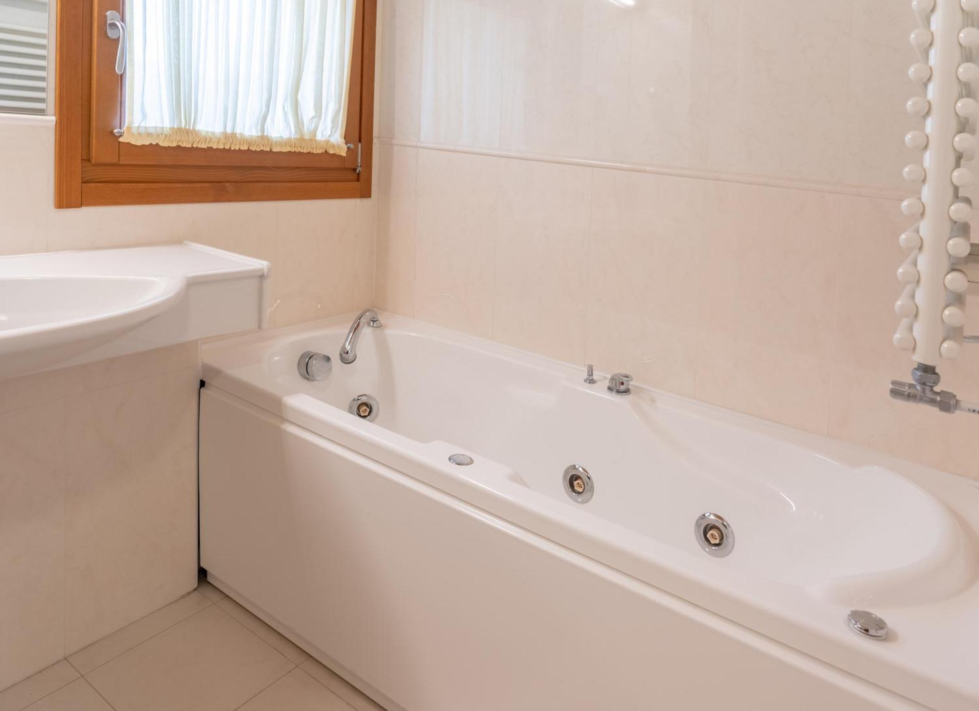 Hotel Canova Sport & Relax Granigo Bagian luar foto